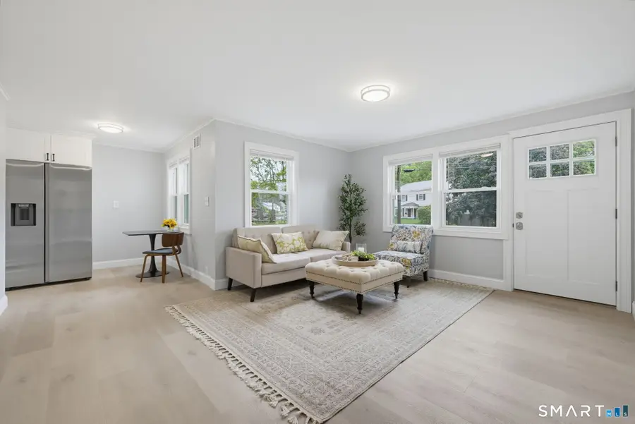11 Elmhurst Circle, West Hartford, CT 06110 - #3