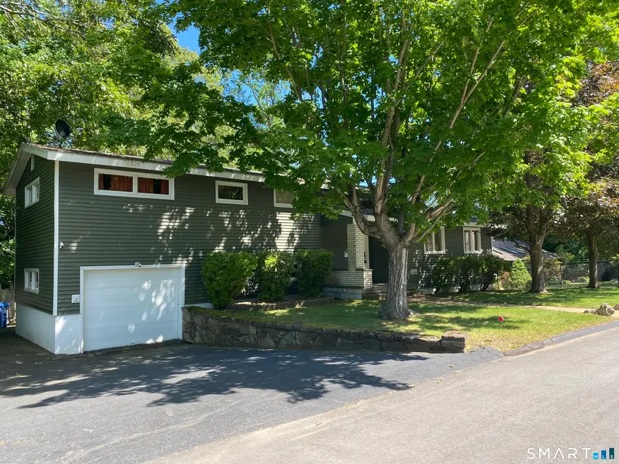 8 Commodore Street, Norwich, CT 06360 - #2