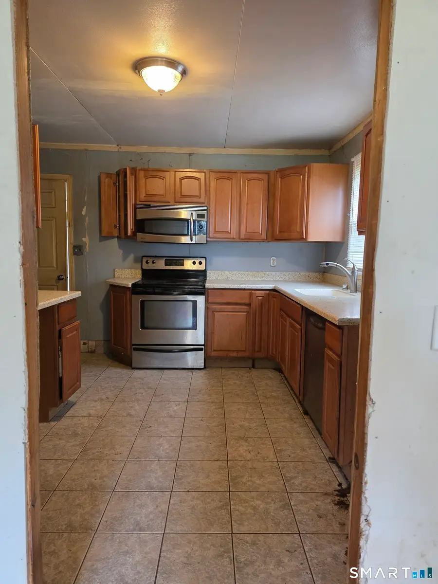 60 Charles Street, Meriden, CT 06451 - #3