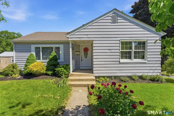 16 Park Avenue, Montville, CT 06382