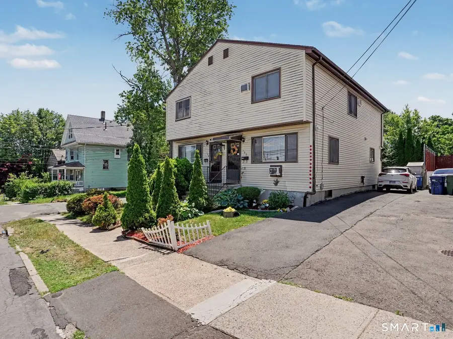 160 Granfield Avenue, Bridgeport, CT 06610 - #2