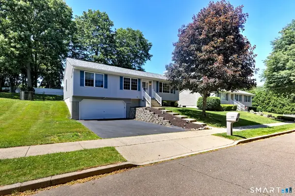 20 Down Draft Circle, West Haven, CT 06516
