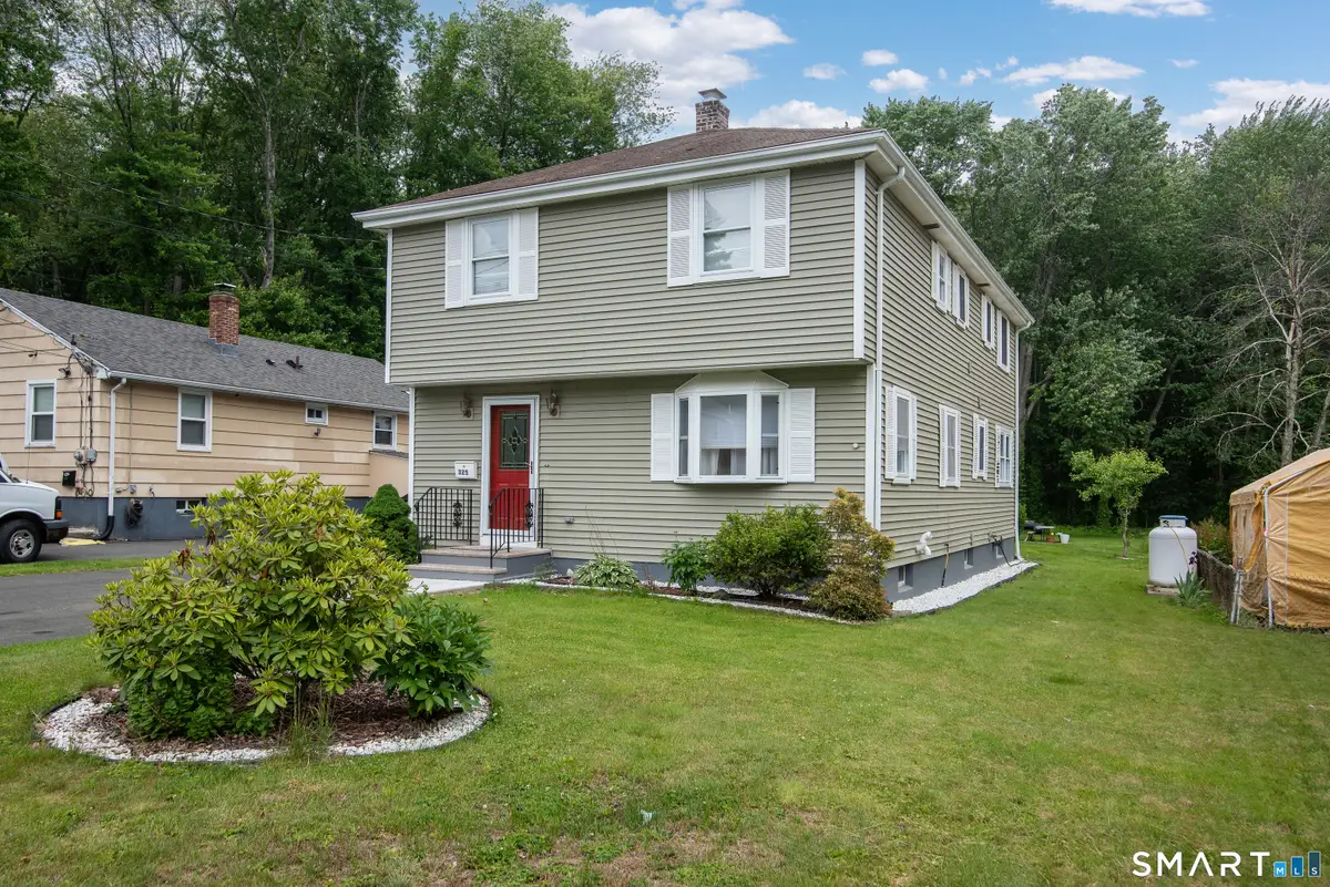 325 Rockwell Avenue, Bloomfield, CT 06002 - #1
