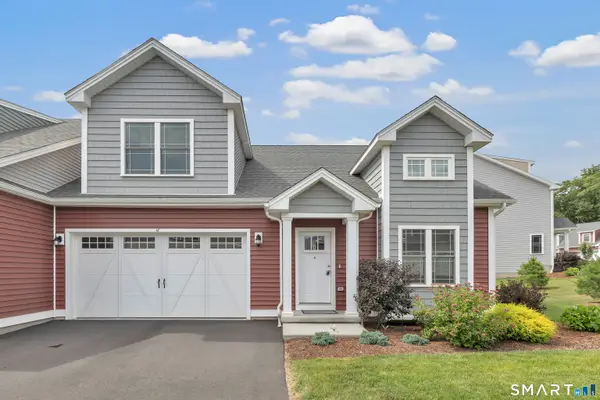 47 Lombard Circle #47, North Haven, CT 06473