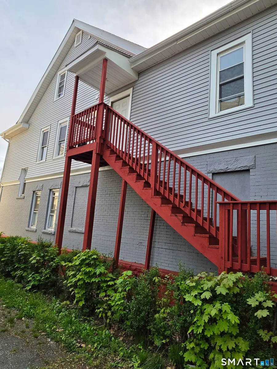 824 Albany Avenue, Hartford, CT 06112 - #3