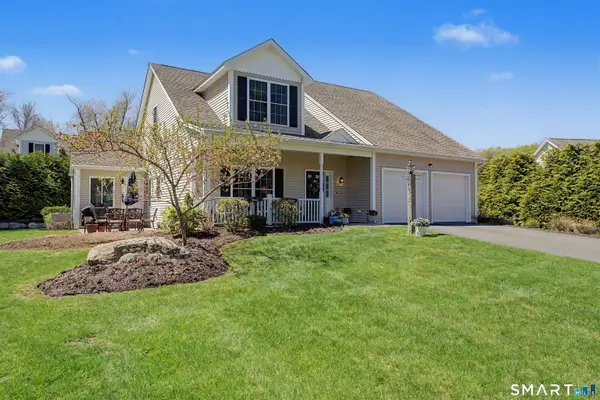 211 Meadow Brook Road #211, Oxford, CT 06478