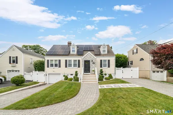 18 Fairlea Avenue, Stratford, CT 06614