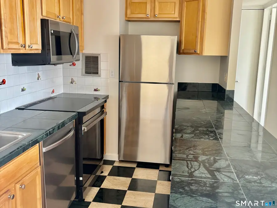 1 Gold Street #23G, Hartford, CT 06103 - #3