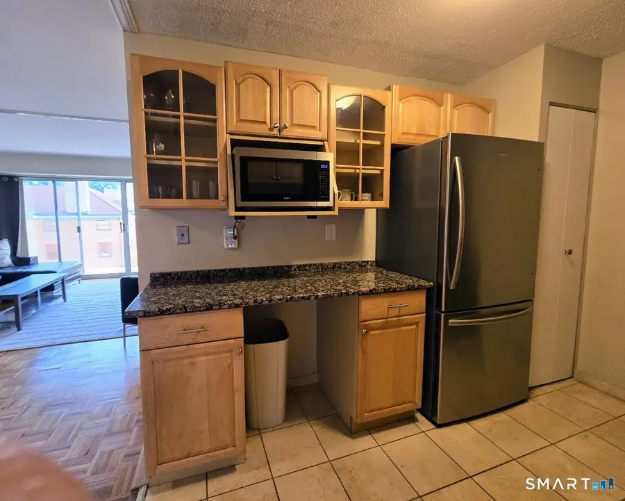 30 Woodland Street #4D, Hartford, CT 06105 - #3
