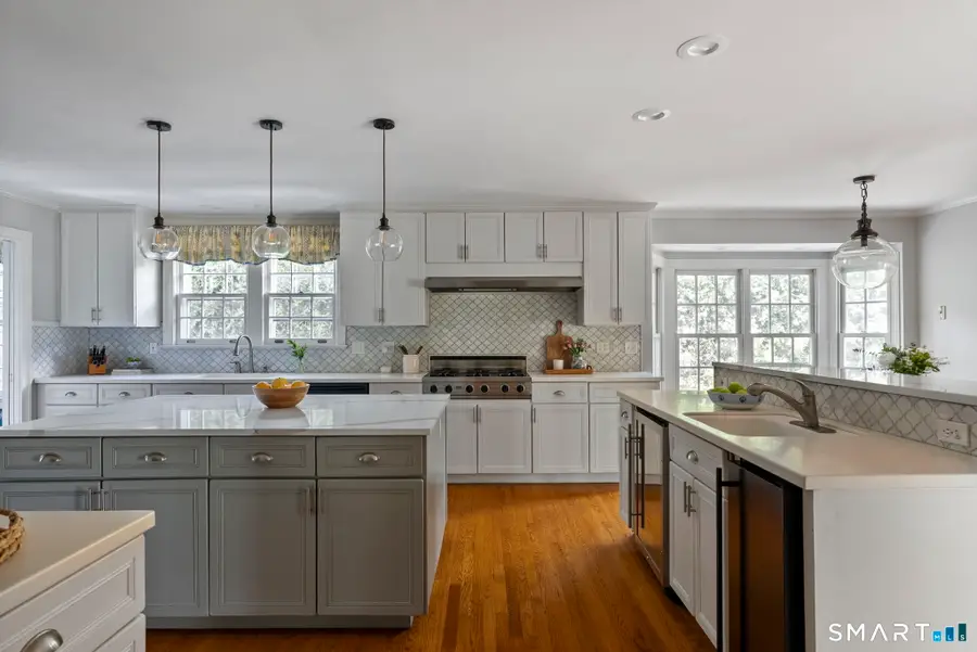 10 Colony Road, West Hartford, CT 06117 - #3