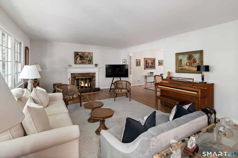 20 Round Hill Drive, Stamford, CT 06903 - #3