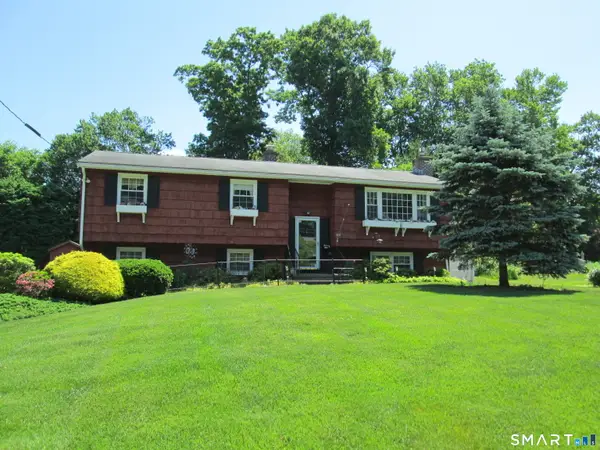 109 Wedgewood Drive, Naugatuck, CT 06770