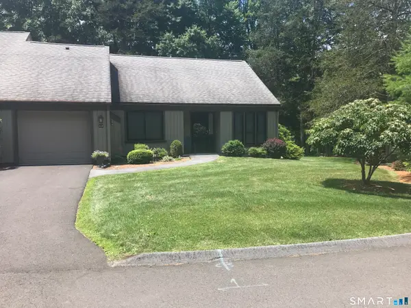 24-B Heritage Crest #B, Southbury, CT 06488