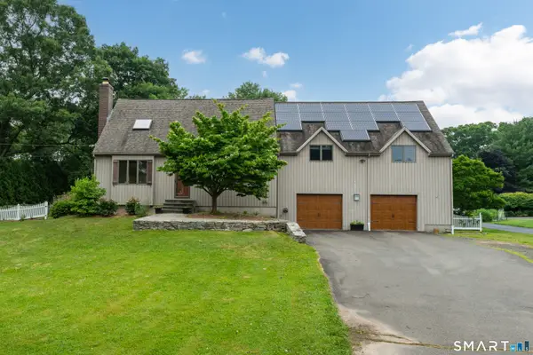 425 Schoolside Lane, Guilford, CT 06437