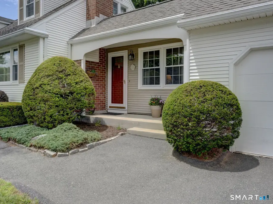 8 Circle Drive, Enfield, CT 06082 - #2