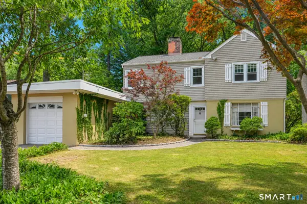 39 Woodbine Circle, Bridgeport, CT 06606