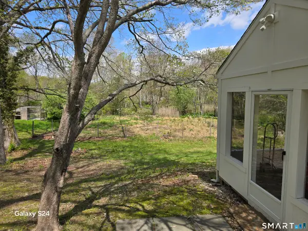 11 Autumn Lane, Clinton, CT 06413