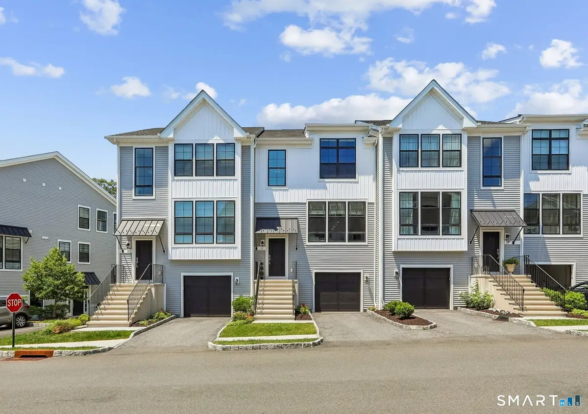 21 Brentwood Circle, Danbury, CT 06810 - #1