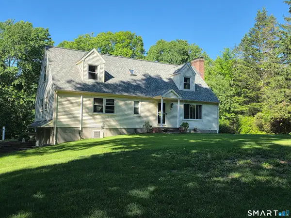 566 Benson Road, Middlebury, CT 06762
