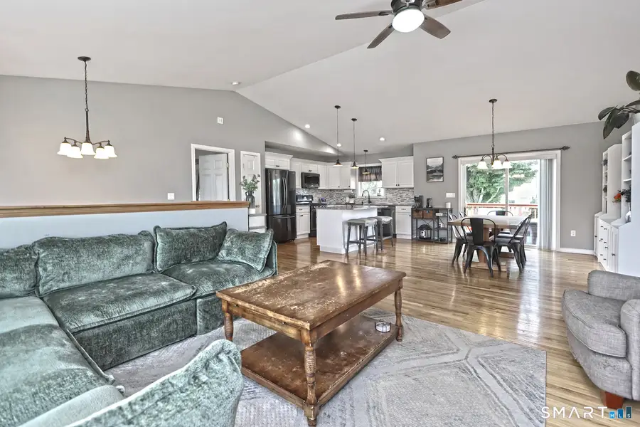 2 Cordone Circle, West Haven, CT 06516 - #3