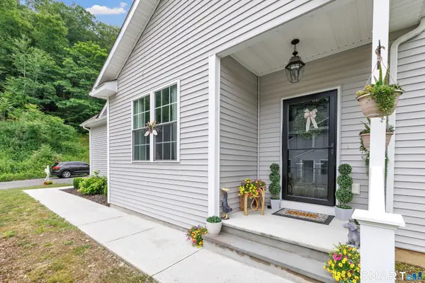 7 Oakview Lane #7, Bethel, CT 06801