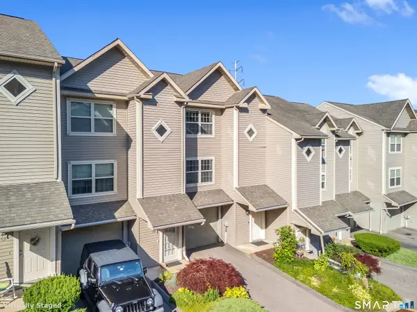 19 Hawthorne Drive #156, New London, CT 06320