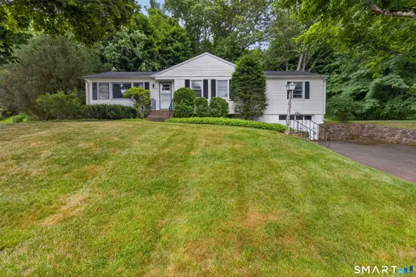 44 Roslyn Drive, Cheshire, CT 06410