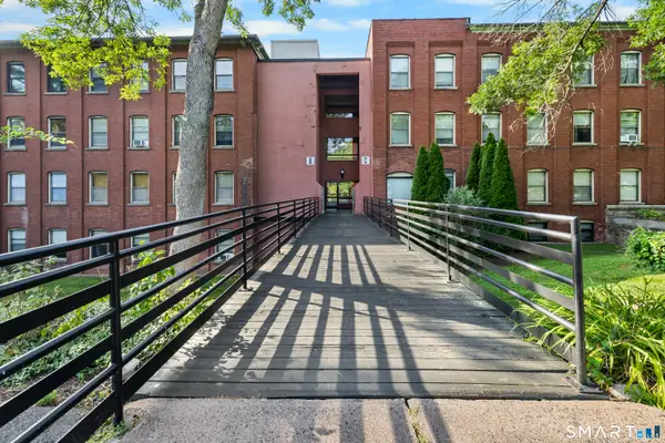 222 Williams Street East #121, Glastonbury, CT 06033
