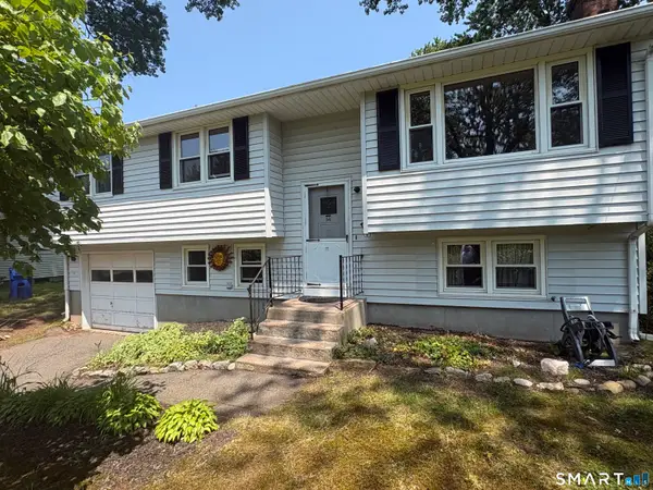 34 Berkeley Place, Newington, CT 06111