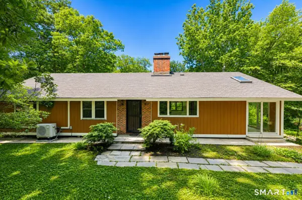 32 Hallsey Lane, Woodbridge, CT 06525
