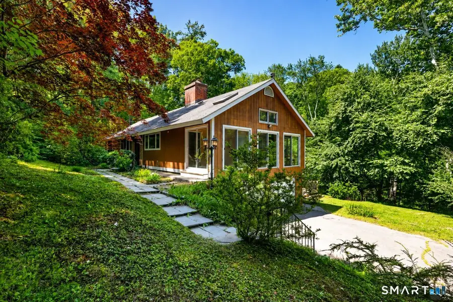 32 Hallsey Lane, Woodbridge, CT 06525 - #3