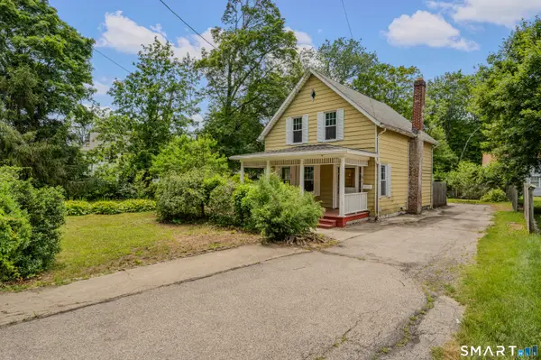 88 Roosevelt Avenue, Norwich, CT 06360