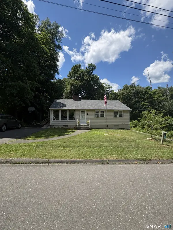 16 Pine Street, Newtown, CT 06482