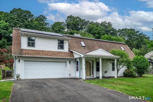 6 Caye Road, Danbury, CT 06811