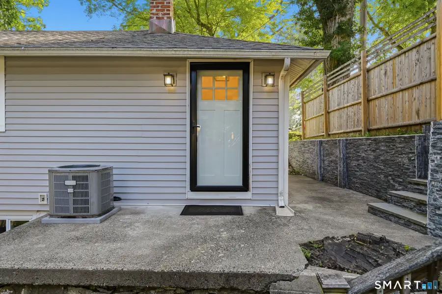 33 Circle Drive, Stratford, CT 06614 - #3