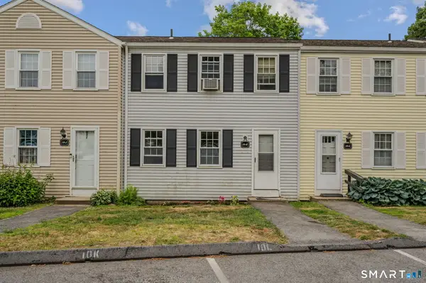 10 Lakeside Drive #K, Ledyard, CT 06339