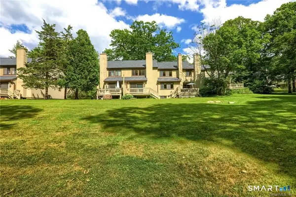 16 Fox Run #16, Woodbury, CT 06798