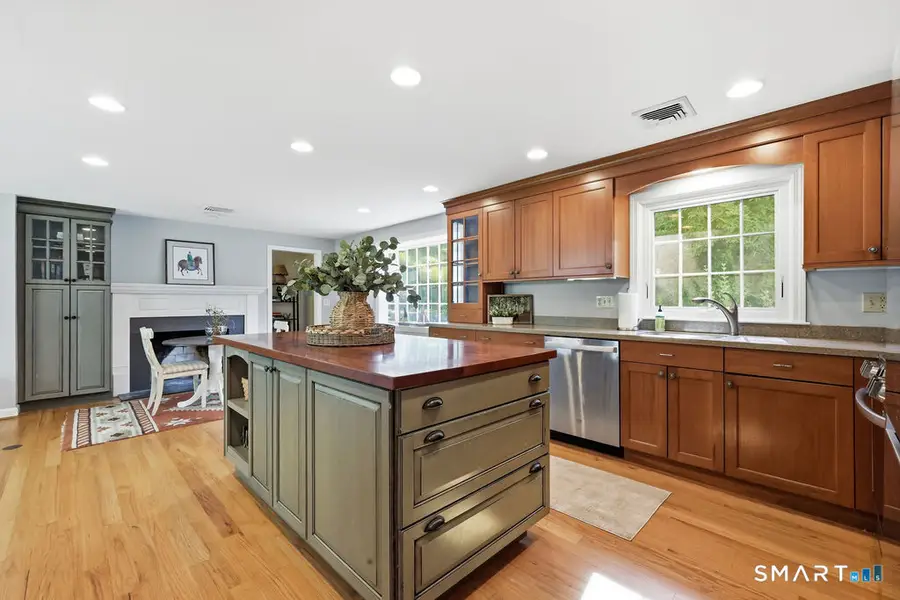 8 Penwood Road, Bloomfield, CT 06002 - #3
