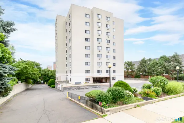 51 Schuyler Avenue #3B, Stamford, CT 06902