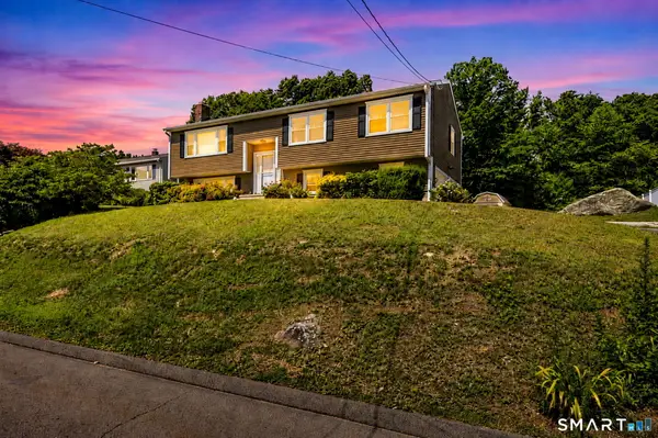 10 Hodio Drive, Ansonia, CT 06401
