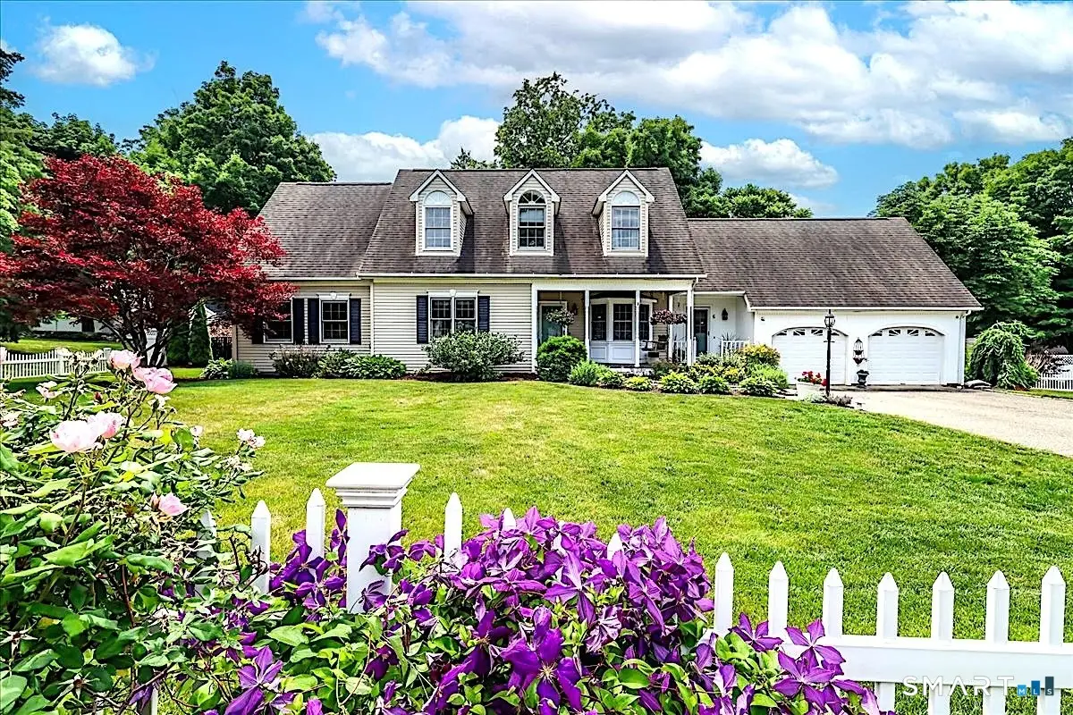 6 Elizabeth Street, Newtown, CT 06470 - #1