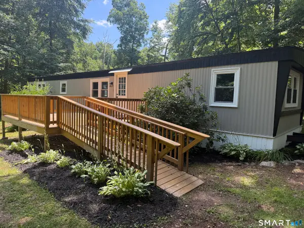 11 Paradise Drive, Brooklyn, CT 06234