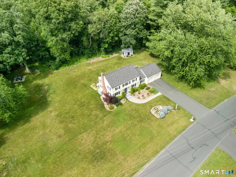 4 Lincoln Lane, Weatogue, CT 06089 - #2