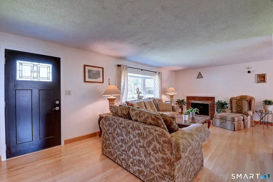 11 Autumn Drive, Southington, CT 06489 - #3