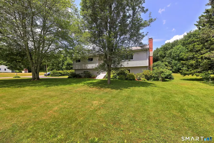 31 Paugussett Road, Newtown, CT 06482 - #3