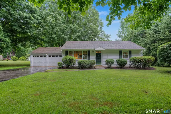 80 Dennison Road, Essex, CT 06426