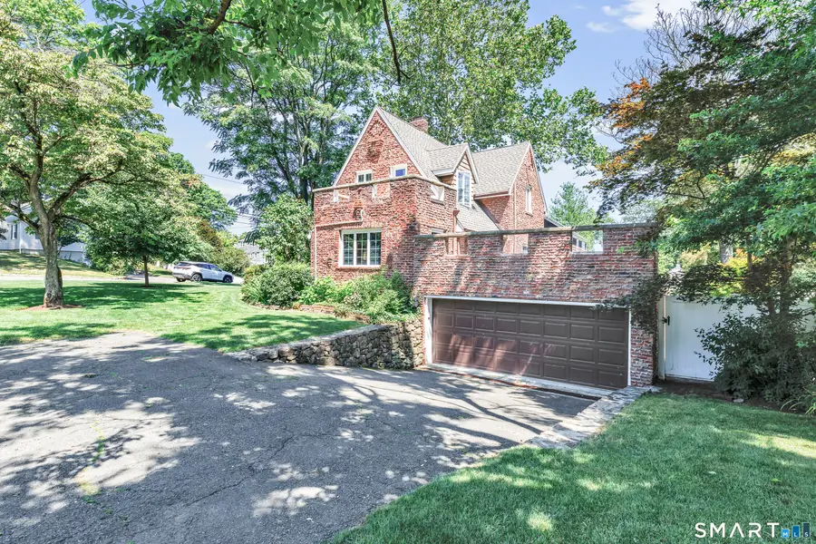 2 Winthrop Avenue, Norwalk, CT 06851 - #3
