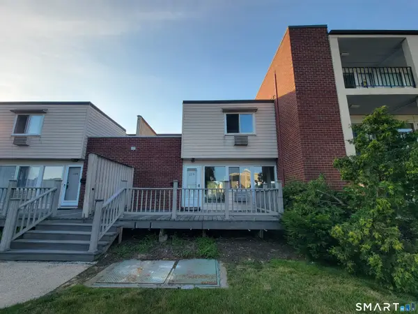 225 West Walk #225, West Haven, CT 06516