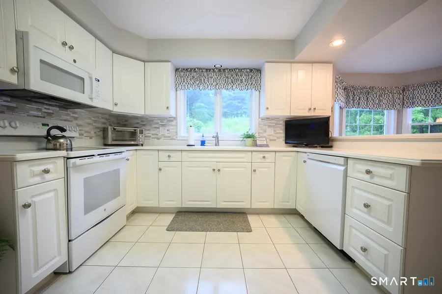 4 Kimberwick Court #4, Middlebury, CT 06762 - #3