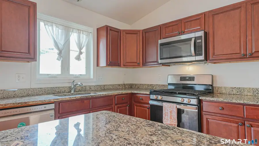 45 Daytona Street, West Haven, CT 06516 - #3